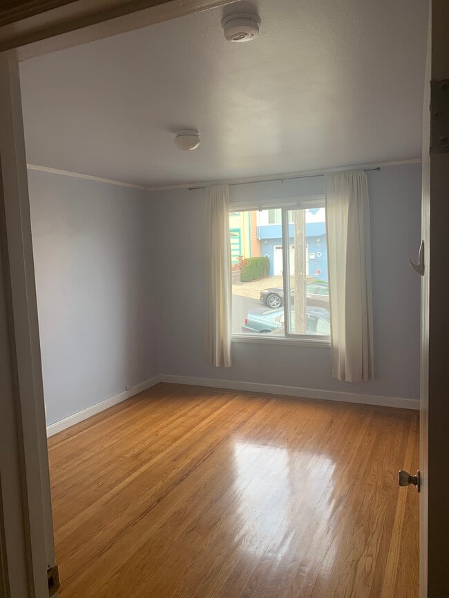 Photo - 175 Vernon St
