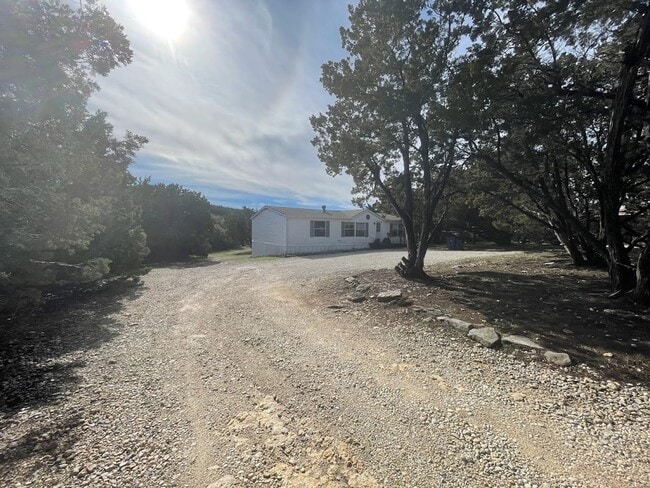 Building Photo - New on Market!