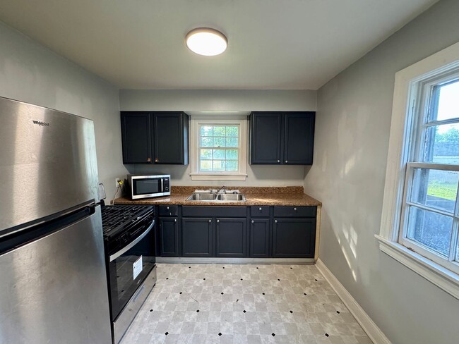 Photo - 3 Bedroom House in South Louisville - Fenced Yard, Off-Street Parking, Pets OKAY!