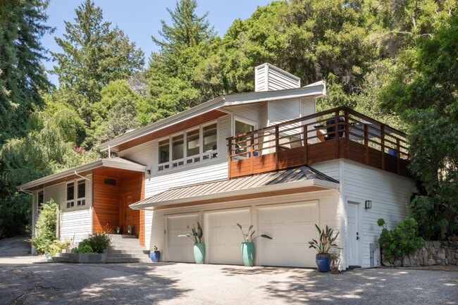 Photo - 101 Endlich Dr