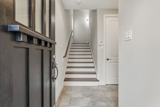 Photo - 2441 Charleston St Unit A