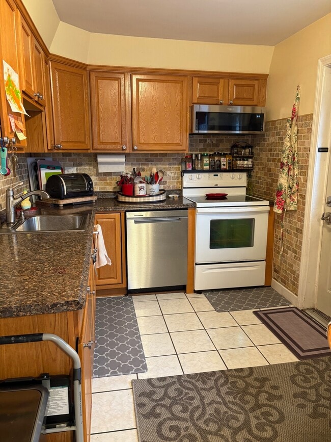 Photo - 31 Faneuil St Townhome