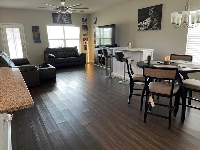 Photo - 317 Bremen St