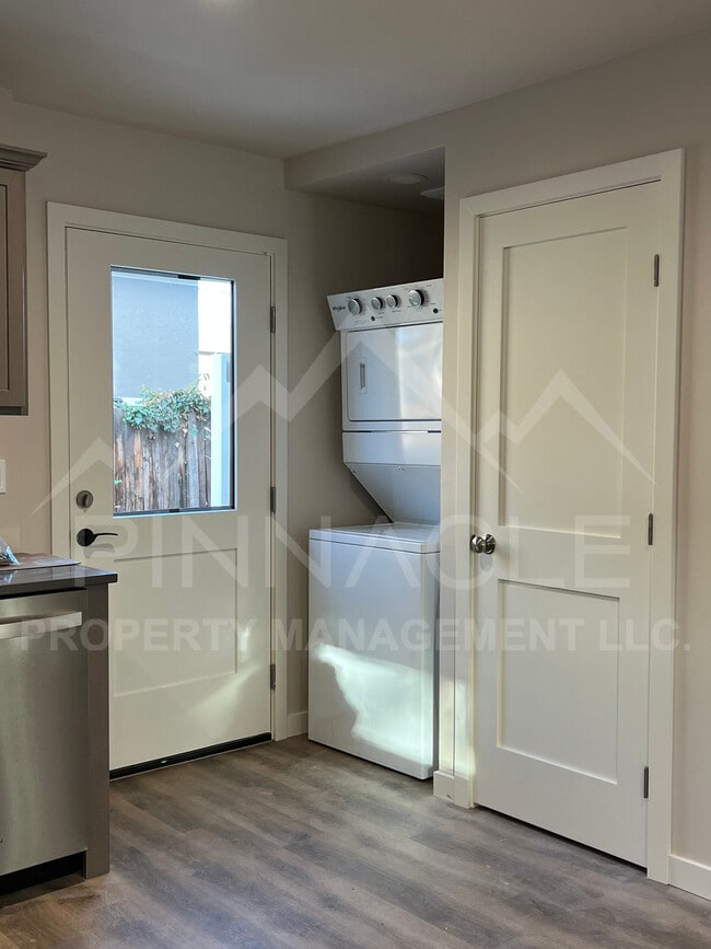 Photo - 15 Chicago Ave