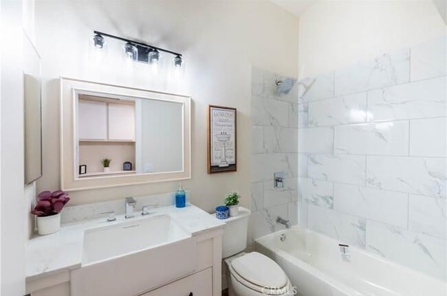 Photo - 1182 N Elmwood Ave