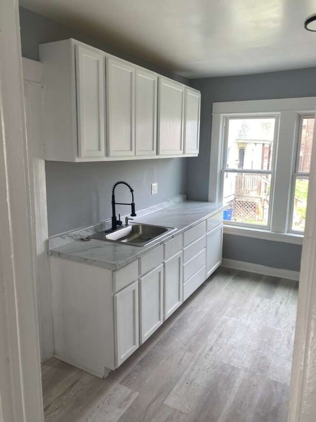 Photo - 792 London Rd Unidad Down