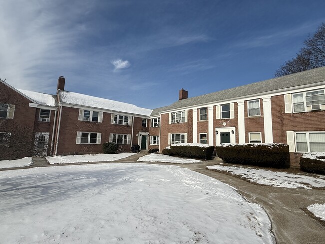 Photo - 30 Standish Rd Unit APT 4