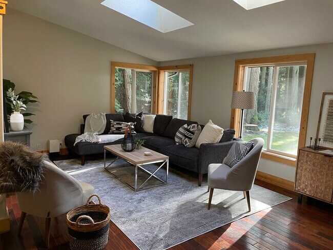Photo - 103 Sayward Ln