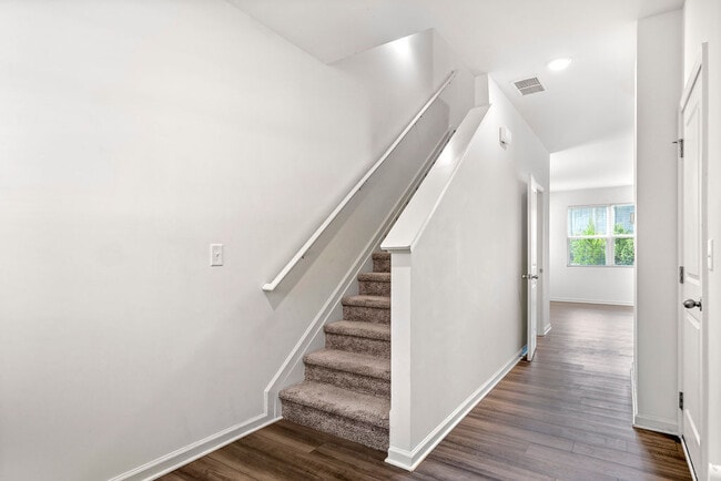 Photo - 3188 Delancy St