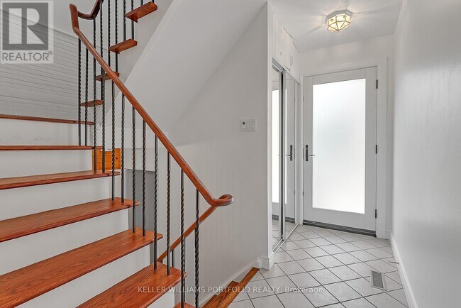 Photo - 1387 Royal York Rd