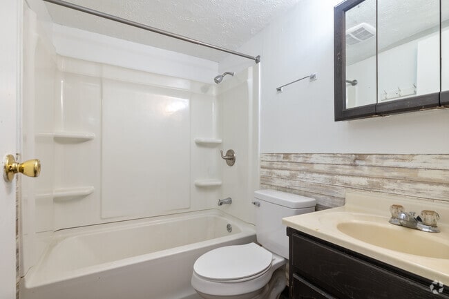 3BD, 1BA - 970SF - Green Acres Of Ravenna