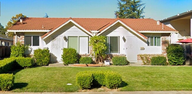 Building Photo - 451 Carneros Ave Unit B
