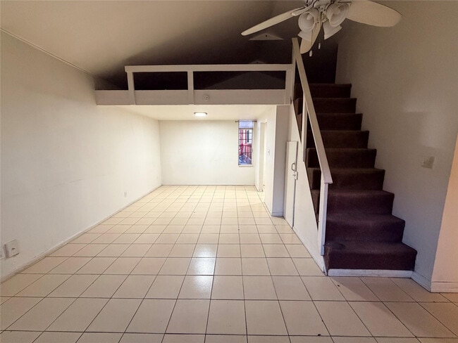 Photo - 1729 Moffett St Unit 17