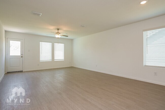 Photo - 2712 Mistwood Dr