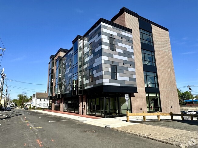 Building Photo - 21 Summer St Unit 302 Rental
