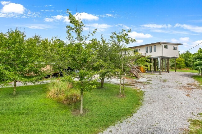 Photo - Gorgeous Slidell Newer Construction! Must ...