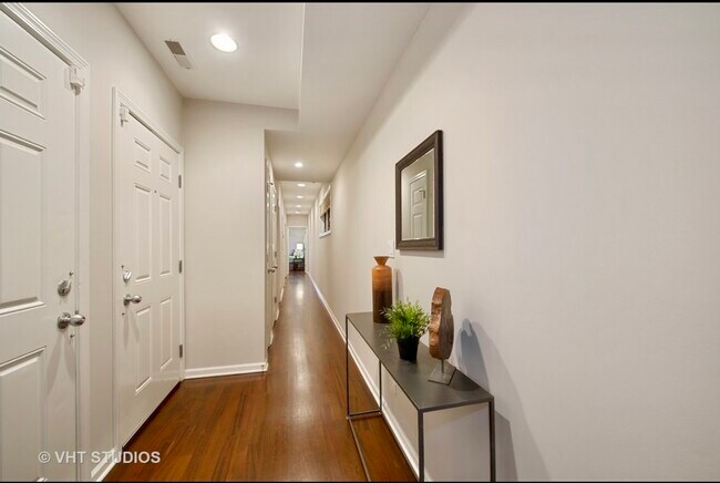 Photo - 1463 W Grand Ave Unit 3