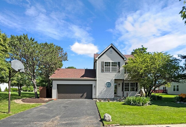 Newer 3 bedroom home in Belvidere - Newer 3 bedroom home in Belvidere