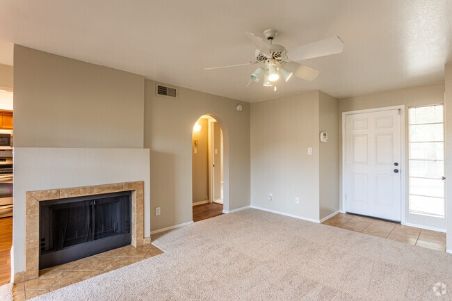 1BR, 1BA - Agave 755SF