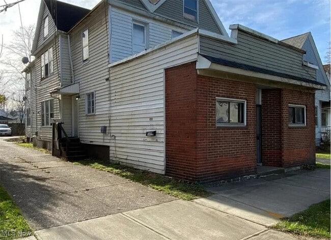 Building Photo - 6632 Fleet Ave Unit Up Rental