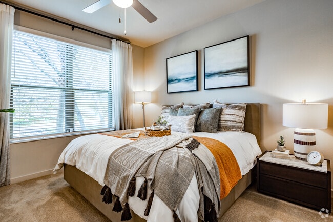 2 BR, 2 BA - 1,113 SF