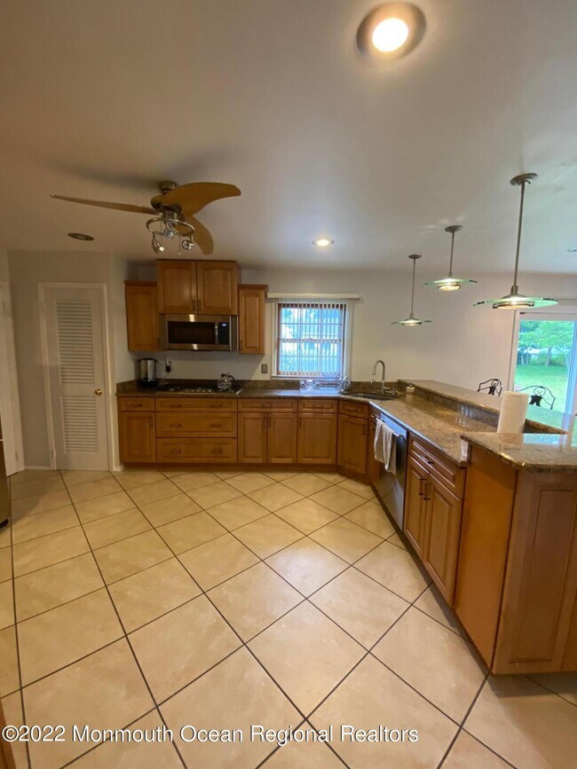 Photo - 490 W Park Ave