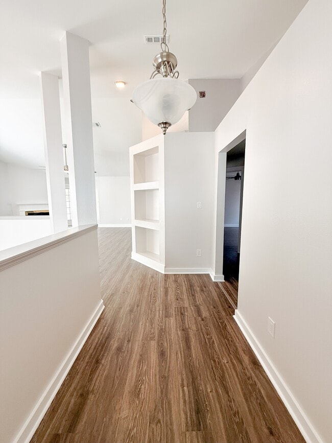 Photo - 161 Mirabelle Cir