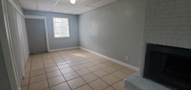 Photo - $300 OFF FIRST MONTHS RENT MOVE-IN SPECIAL!!