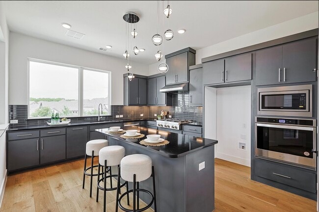 Kitchen - 7621 Hewitt