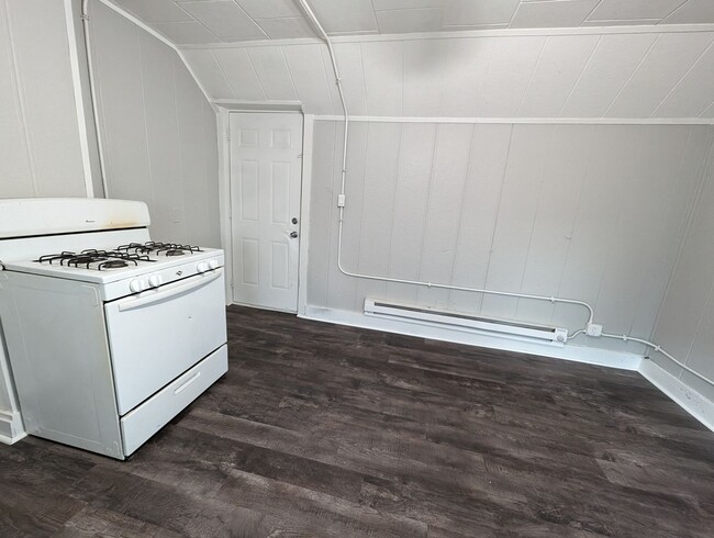 Photo - 518 W High St Unit D