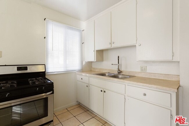 Photo - 6532 Brynhurst Ave