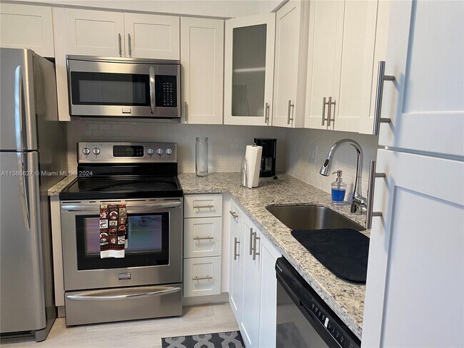 Photo - 9225 Collins Ave Unidad 507