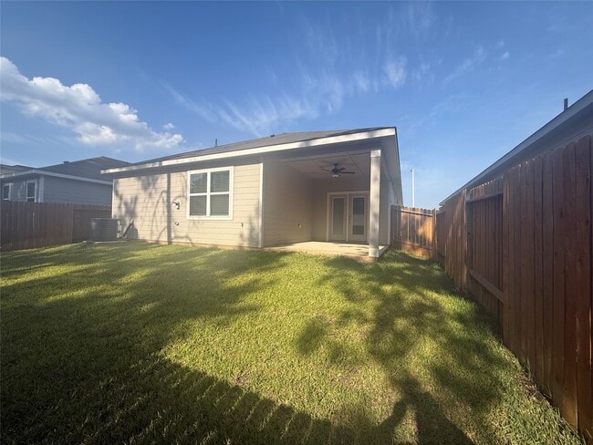 Photo - 15415 Maple Ter Dr