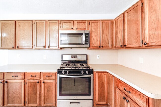 Photo - 2103 Charlton House Ln