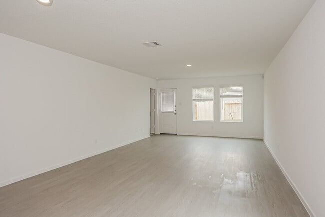 Photo - 621 Craven St