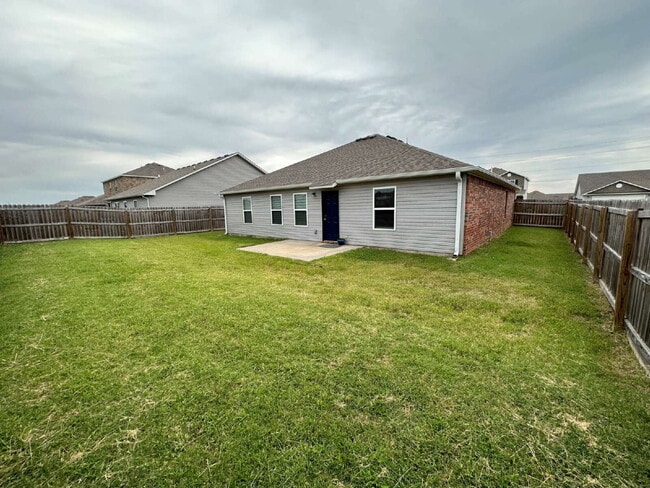Photo - 1600 Scotland Dr