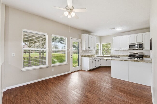 Photo - 3327 Shady Glen Ln