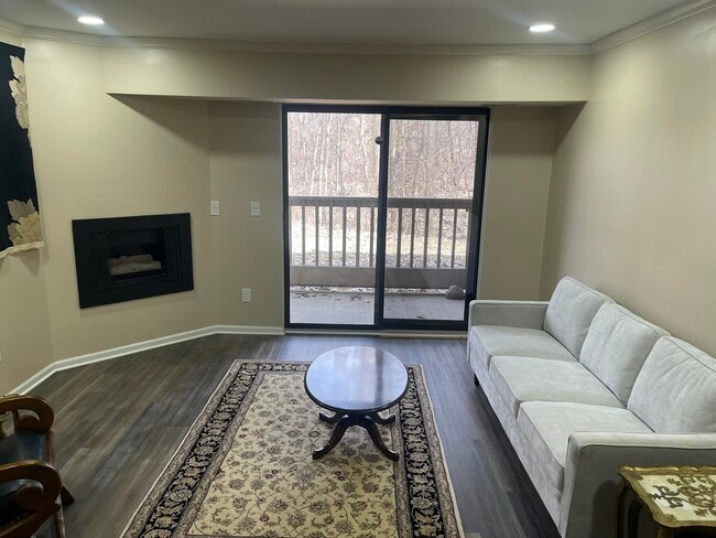 Photo - 3005 Fernwood Ave Unit 103