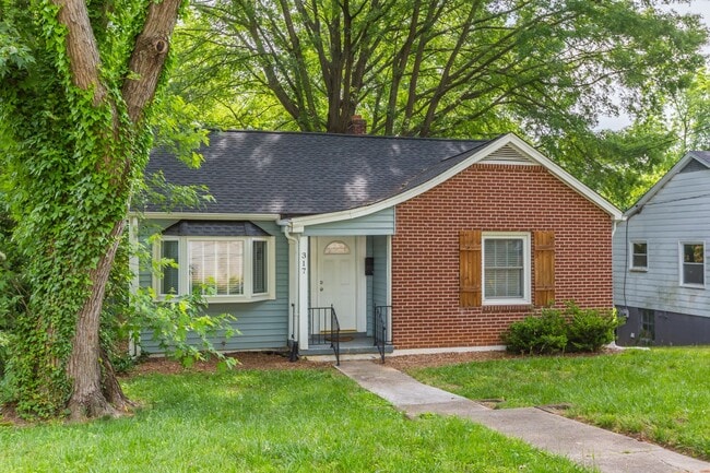 Building Photo - Fully Furnished 2-Bedroom Mid-Term Rental with Utilities Included