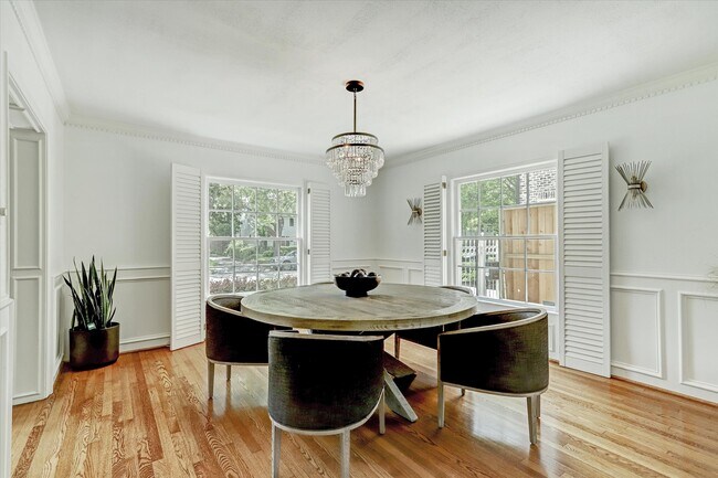 Photo - 2136 Pelham Dr