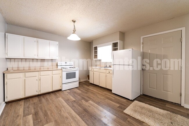 Photo - 2 Sunshine St Unit 2