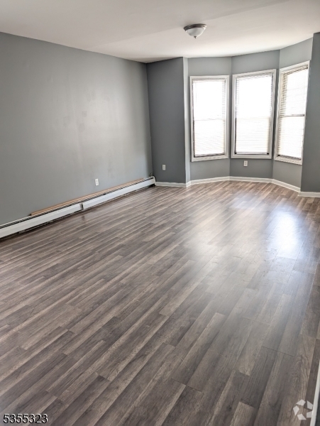 Building Photo - 295 S 7th St Rental