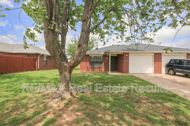 Photo - 2219 W Roselawn St