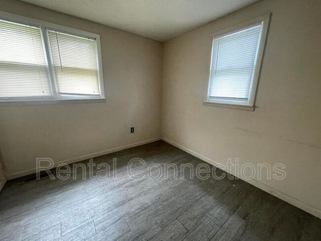 Photo - 402 S Bentley St