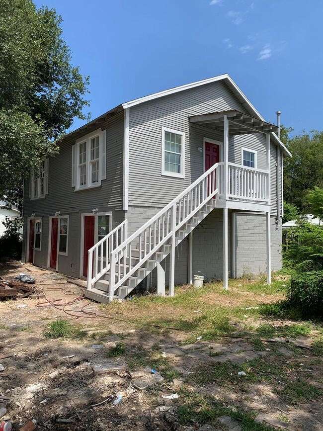 Building Photo - 2585 Orange Ave Unit 3