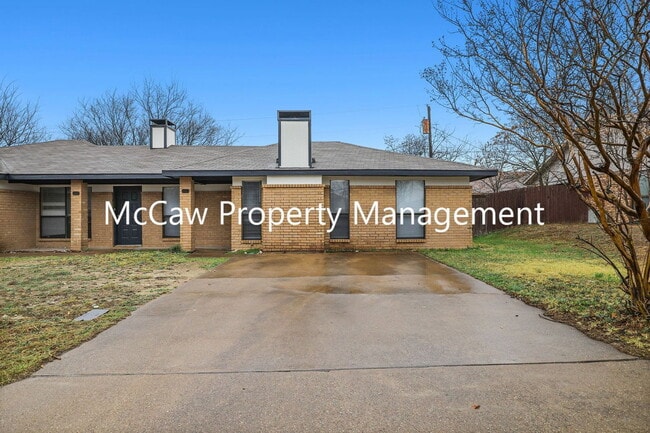 Building Photo - 715 Long Ct