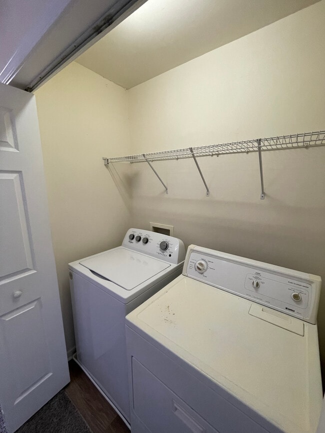 Photo - 4007 Clinton Ln