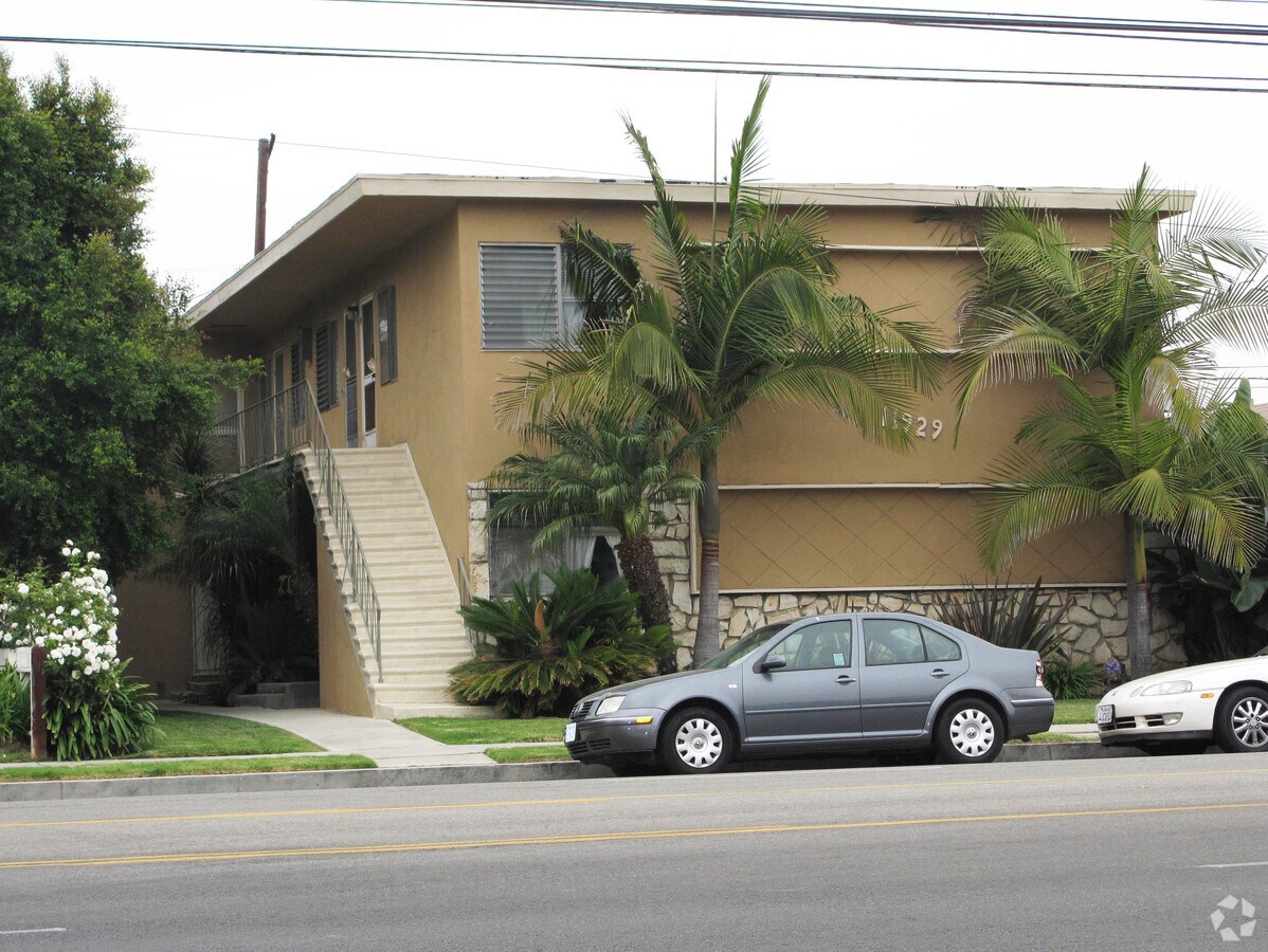 Photo - 11929 Jefferson Blvd Apartments