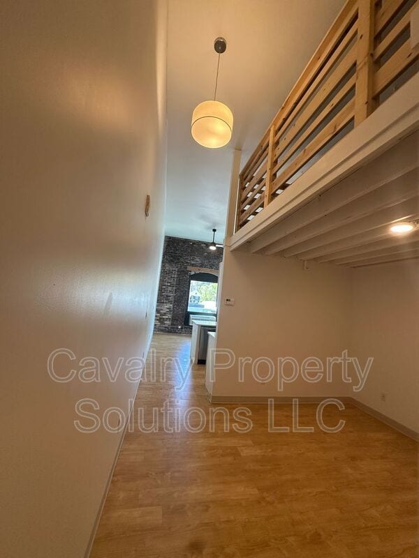Photo - 1831 W Michigan St