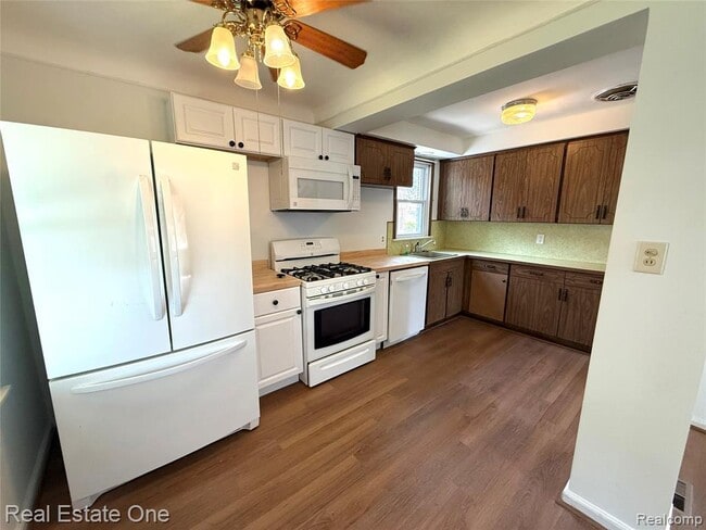 Photo - 1746 N Denwood St